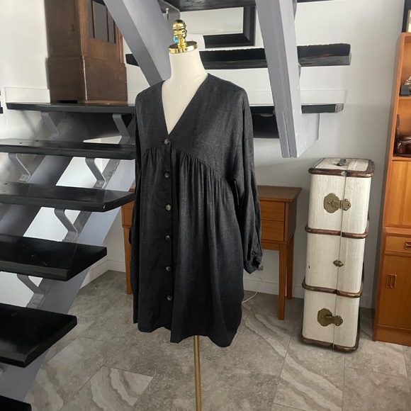 Zara TRF dress long Sleeves - Picture 3 of 4